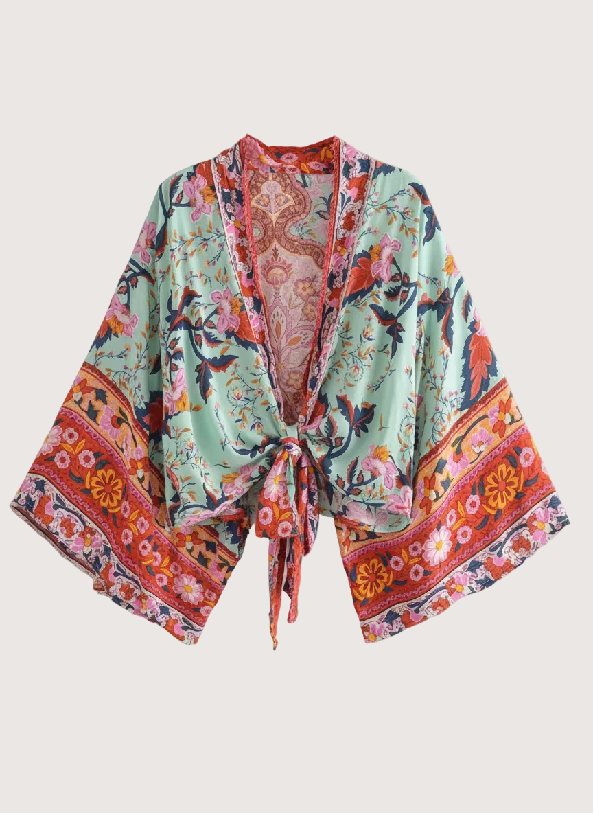 Kurzer Damen Kimono im Boho Stil mit floralem Muster in Grün