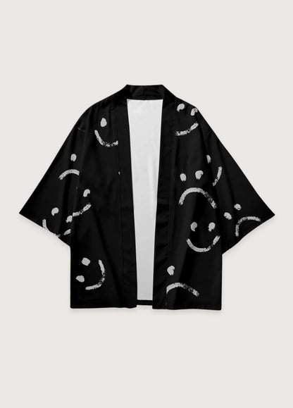 Japanische Kimono mit Smiley-Design in Frontansicht mit locker Passform