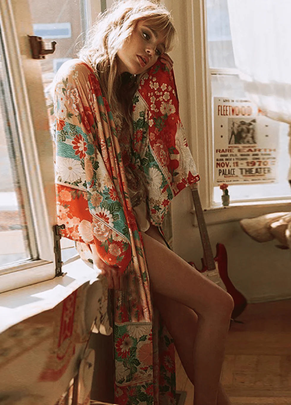 Kupferfarbener Kimono mit floralem Design