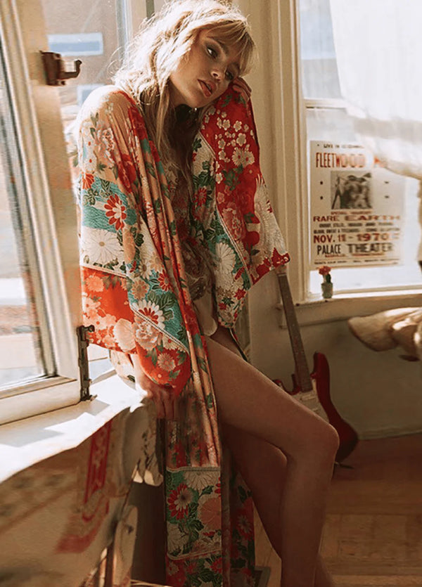 Kupferfarbener Kimono mit floralem Design