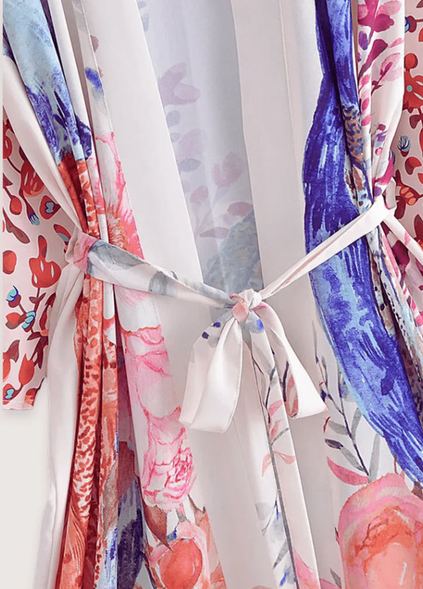Detailaufnahme eines Langen Damen-Kimonos mit Kujaku-Muster