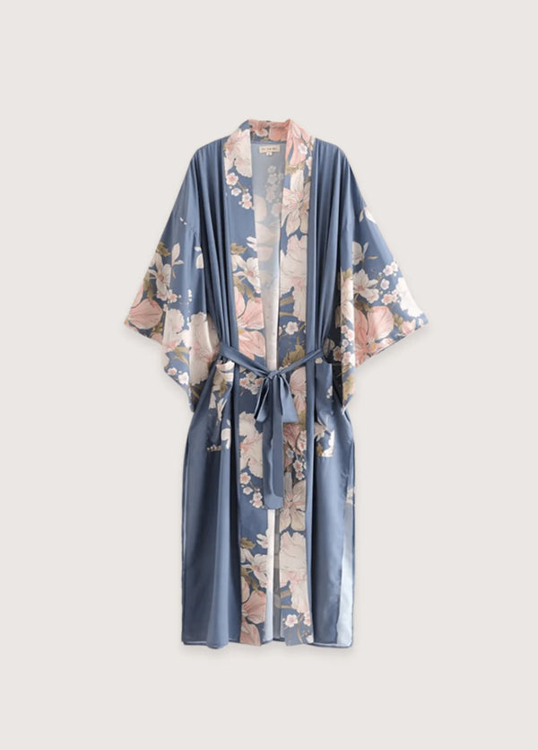 Eleganter Kimono in Sanften Blautönen