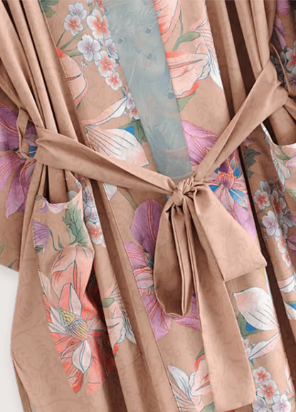 Leichter fließender Stoff in Beige-Rosa mit elegantem Schnitt