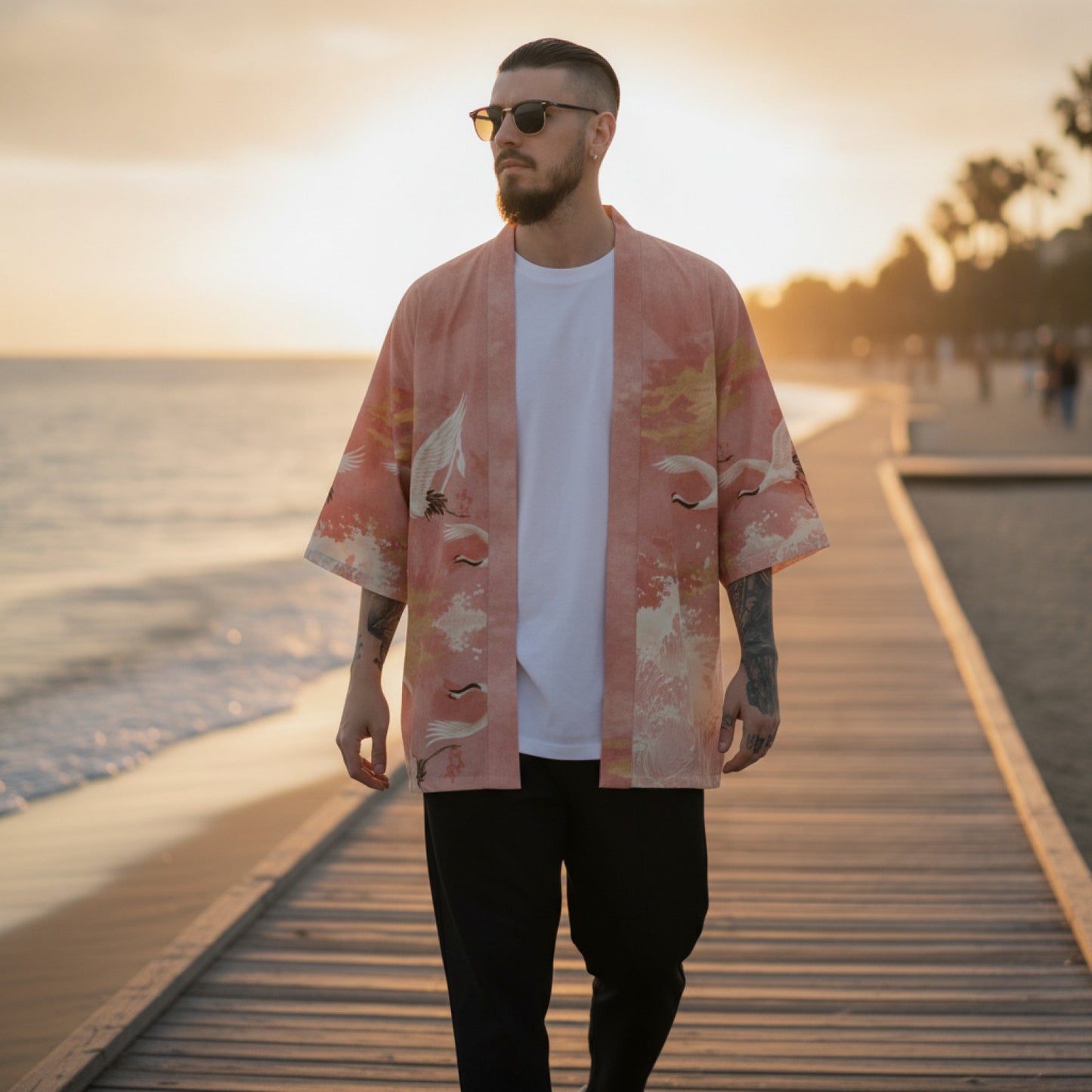 Rosa Kimono mit Kranich- und Wellenmuster im japanischen Vintage-Stil Frontansicht